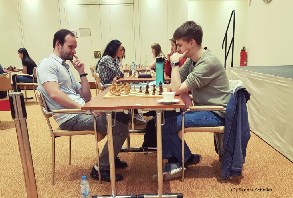 Martin Heider in seiner Partie gegen den neuen Deutschen Schnellschachmeister GM Rasmus Svane
